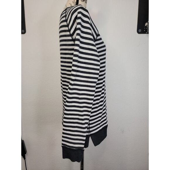 Lululemon Reversible Open Your Heart Striped Long Sleeve Top Sz Small White Gray - Picture 5 of 13